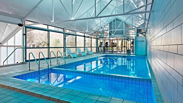 Melbourne Marriott Hotel Pool