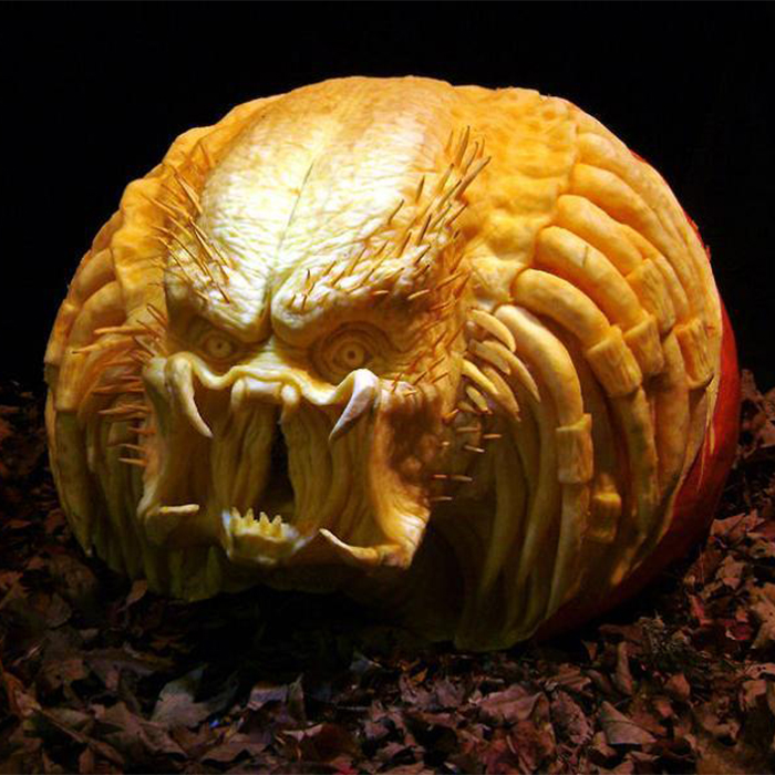 predator-pumpkin-carving-ray-villafane 700x700