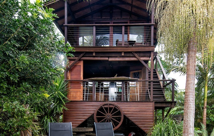 Treehouse accommodation - Broken Head Bodhi Treehouse