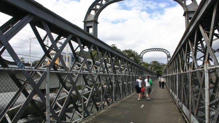 Como Bridge Trail