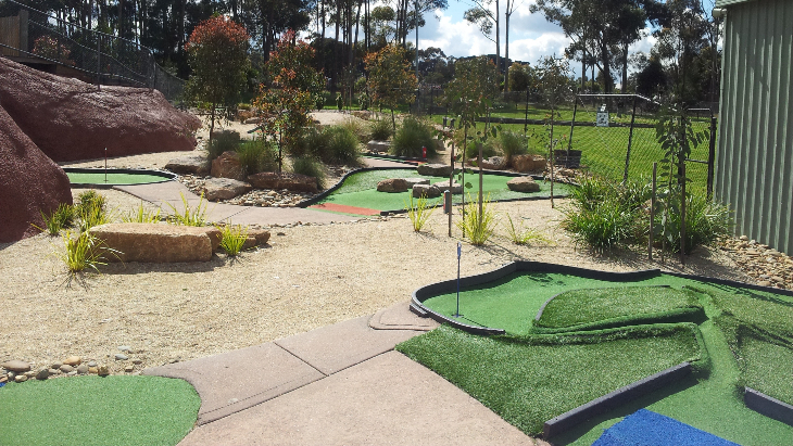 Mini golf melbourne - Latrobe Golf Park