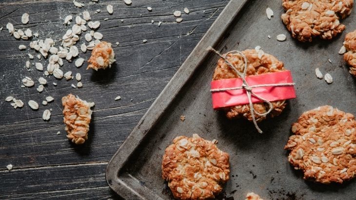 Healthy ANZAC Biscuit by Teresa Cutter.