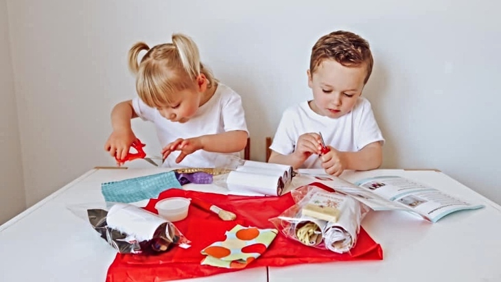 PeekyMe kids craft subscription boxes