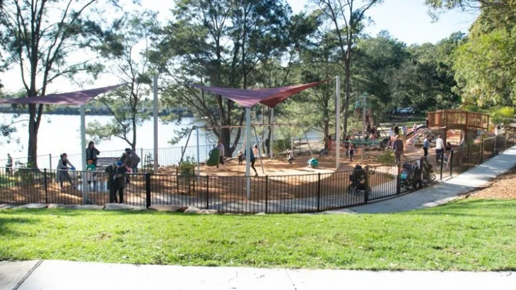 Manly Dam Playground