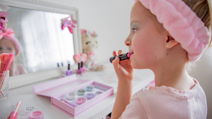 Oh Flossy: Gorgeous Natural Makeup And Accessories Designed Especially For Kids