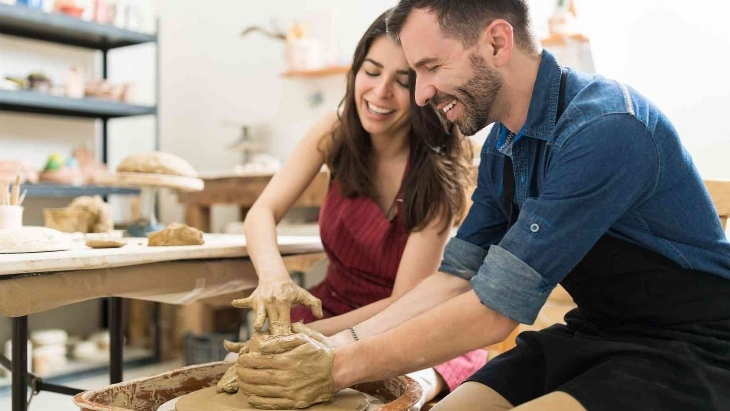 Couples pottery class