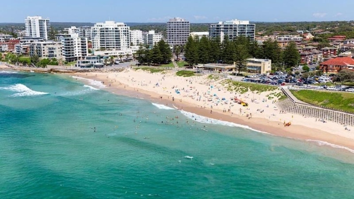 Cronulla beach