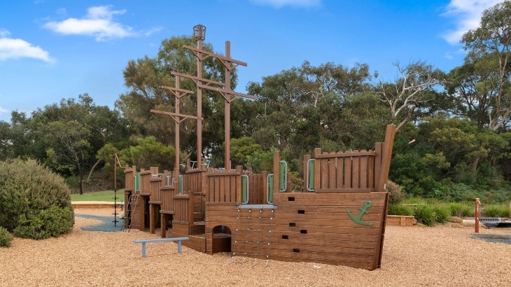 Coogoorah Park pirate ship