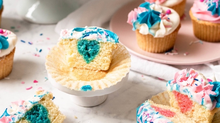 Gender reveal cupcakes