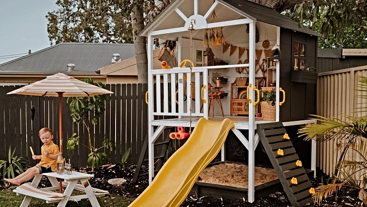 Kids cubby house