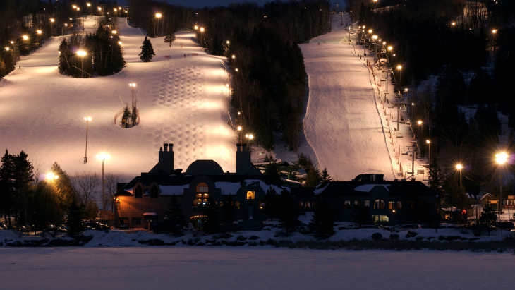 Night-time skiing