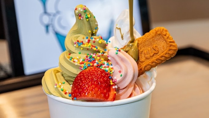 Minus Seven Frozen Yoghurt at World Square