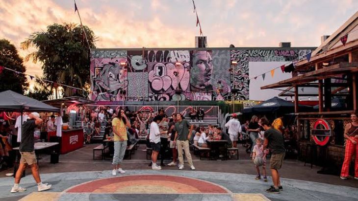 Vic on the park family friendly happy hour