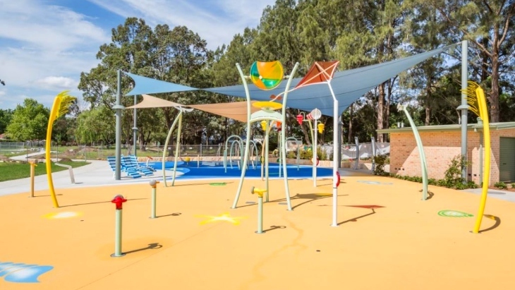 Curry Reserve water play