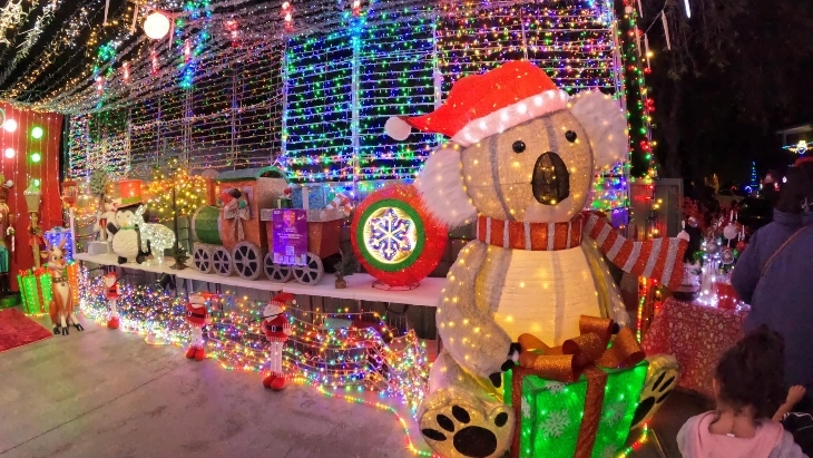 Best streets with Christmas lights in Sydney