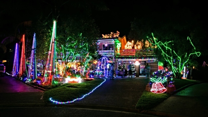 Best streets with Christmas lights in Sydney