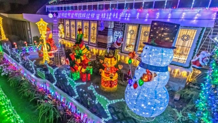 Best streets with Christmas lights in Sydney
