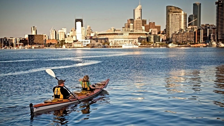 Melbourne City Moonlight Kayak Tour