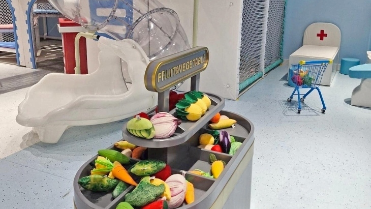 Kids imaginative play stations