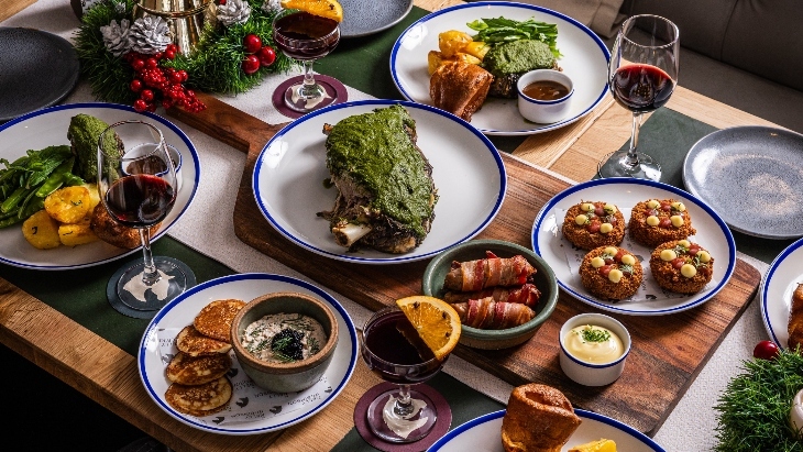 Nag's Head Hotel Christmas in July 