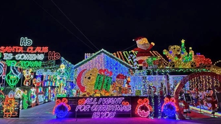 Best streets with Christmas lights in Sydney