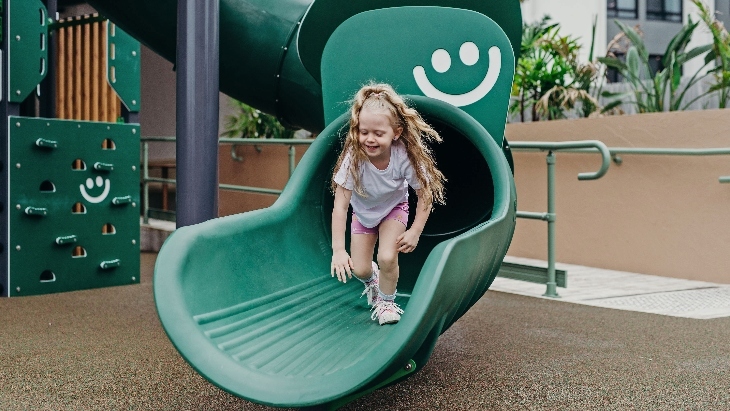 Little Pines playground at Lone Pine Tavern