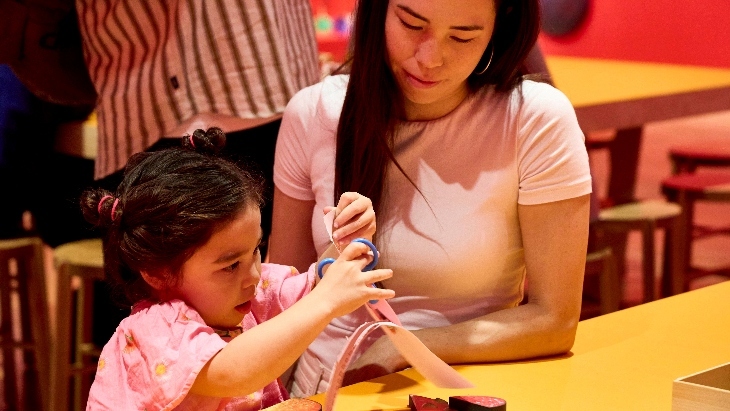 Mechelle Bounpraseuth ສູ້ສູ້ Sou Sou, and drop-in workshop