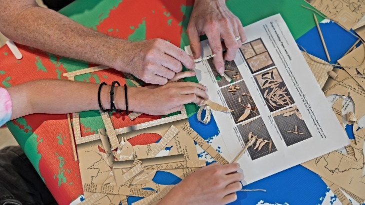 Paper wearables activity at the Art Gallery of New South Wales, photo: Anna Kučera