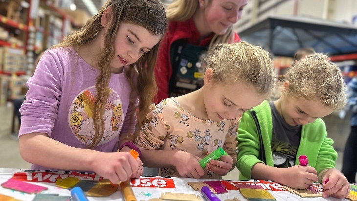 Kids doing crafts at Bunnings