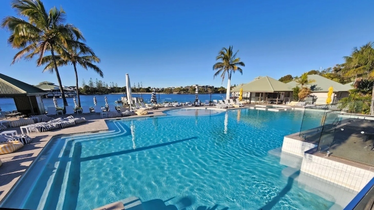 Novotel Sunshine Coast Resort pool