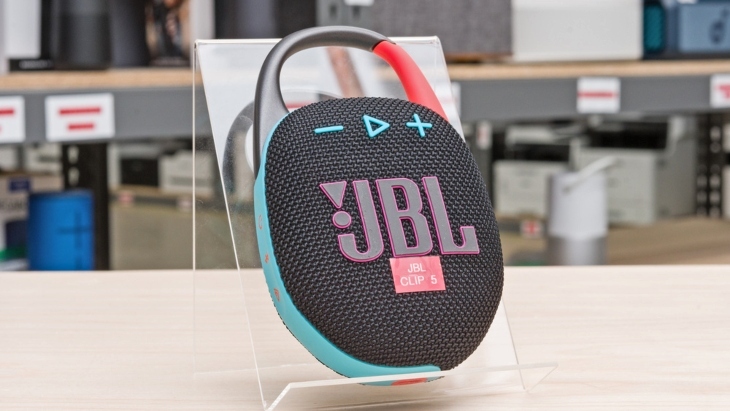 JBL Clip 5 Portable Bluetooth Speaker
