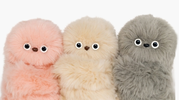 Mirumi close up in pink, grey and ivory