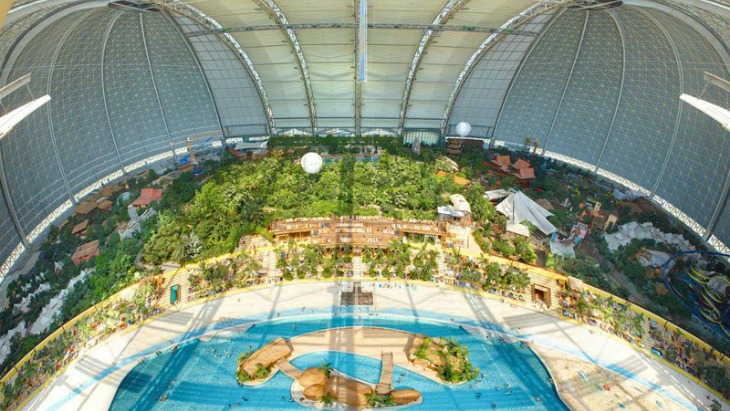 Hangar water park