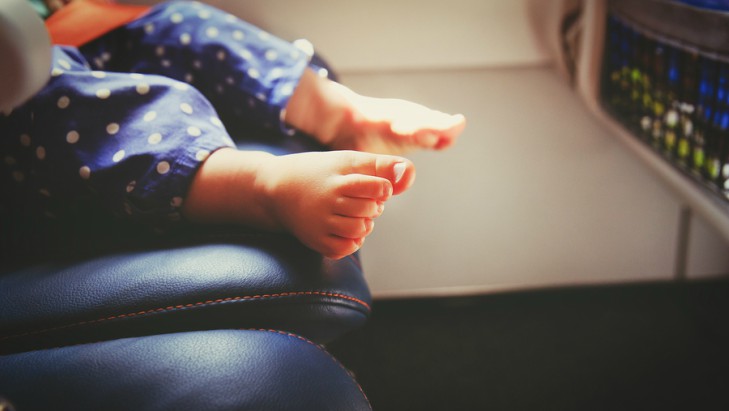How to entertain kids on long haul flights ellaslist