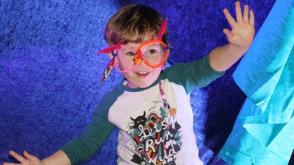 Mca museum of contemporary art sydney kids winter school holidays art play cosmic universe four seasons light showplanets space kids art sydney city