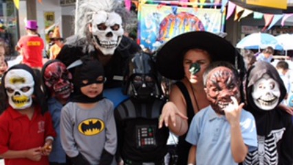161028 willoughbycouncil halloweenmallmarket 426x240