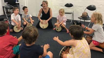170220 ukubebe africandrumming 426x240