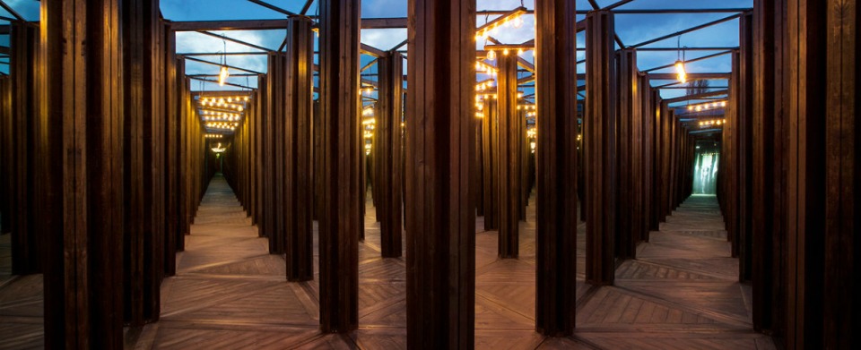 Sydney_festival_house-of-mirrors