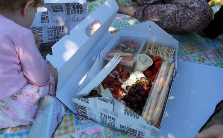 picnic hamper