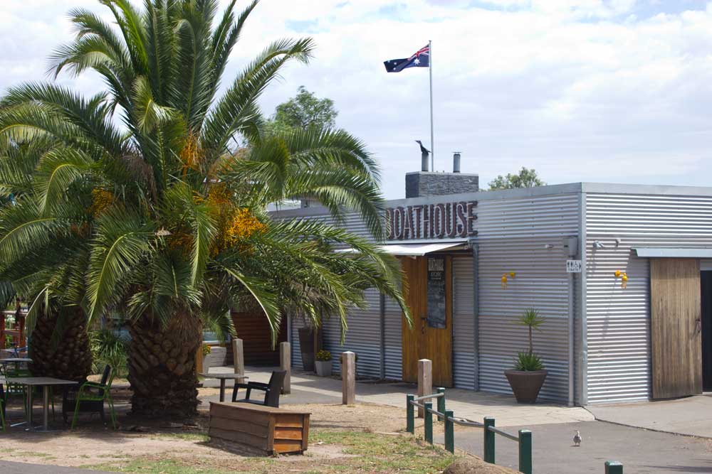 Boathouse-cafe-near-playground (1)